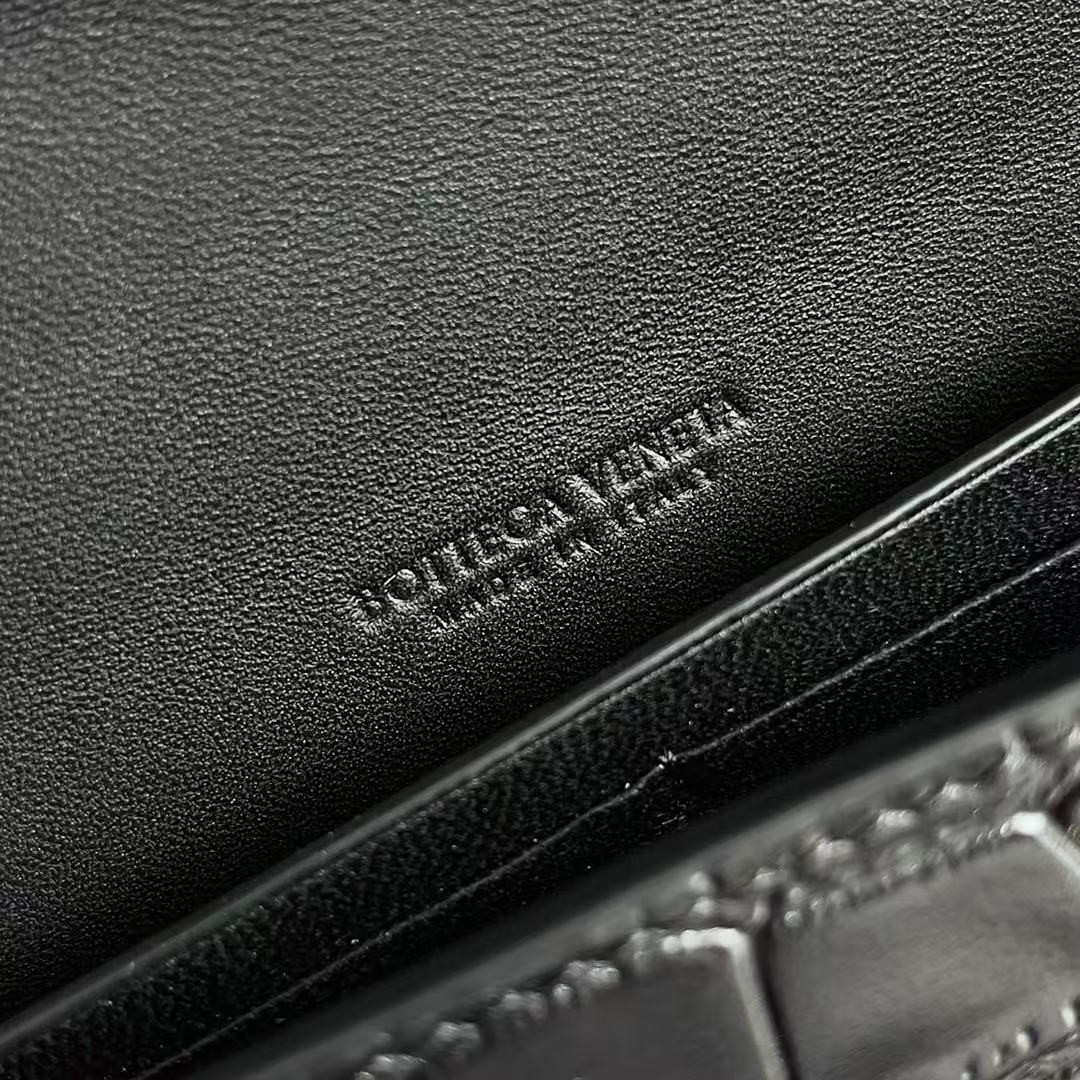 「#3840」BOTTECA VENETA uses exquisite craftsmanship intreccio embossed imported cow leather evening clutch b