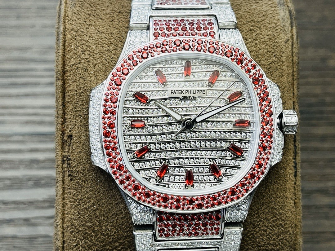 「#2125」2024 Patek Philippe 7118 Women's Nautilus Full Diamond Limited Edition