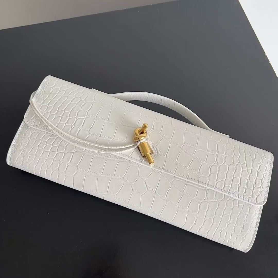 「#3839」BOTTECA VENETA uses exquisite craftsmanship intreccio embossed imported cow leather evening clutch b