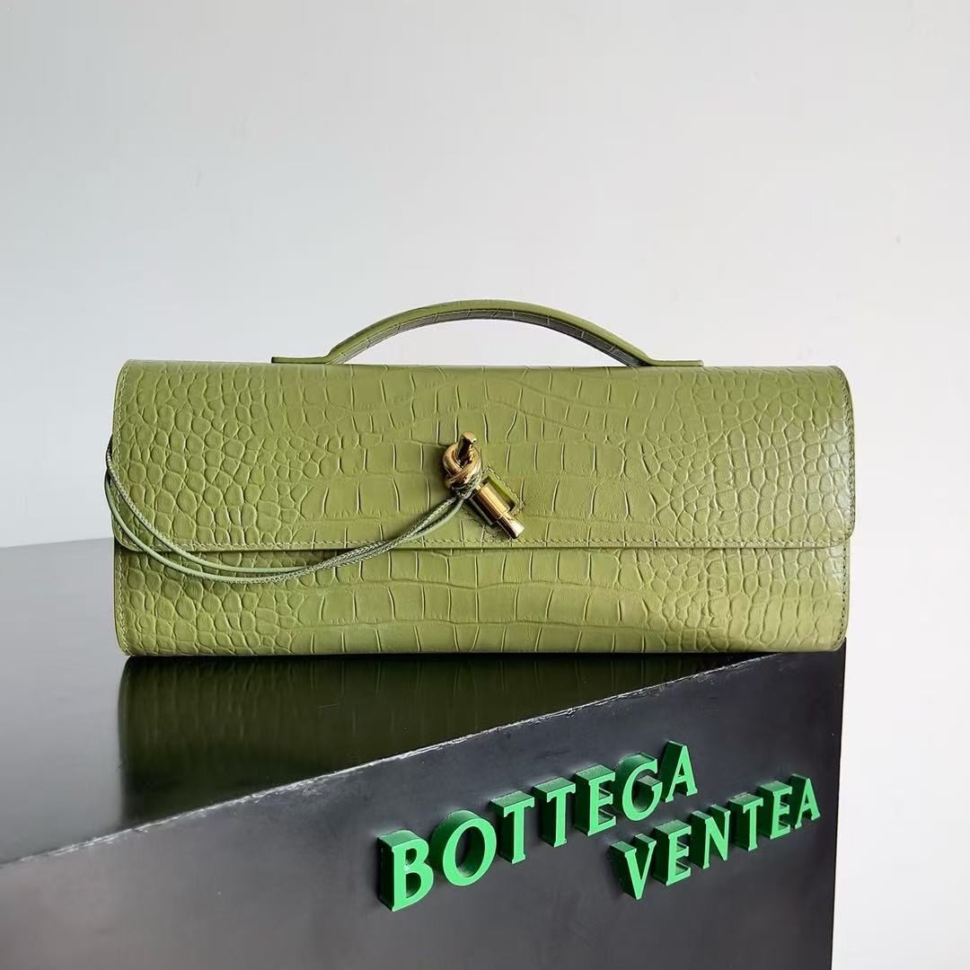 「#3841」BOTTECA VENETA uses exquisite craftsmanship intreccio embossed imported cow leather evening clutch b